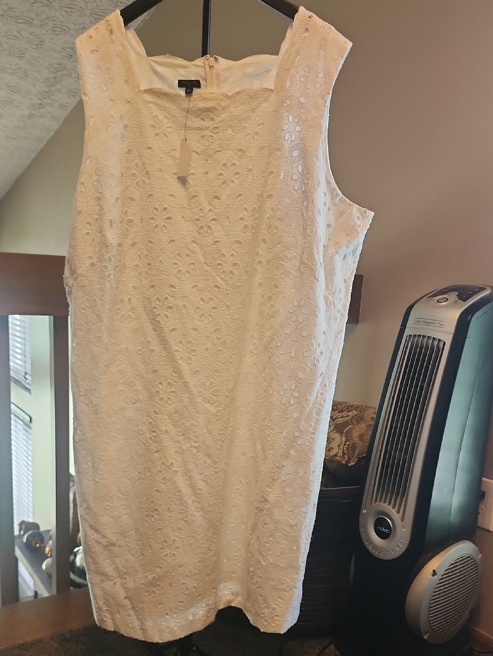 Talbots Cream Eyelet Sleeveless Shift Dress